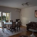 Dubis House